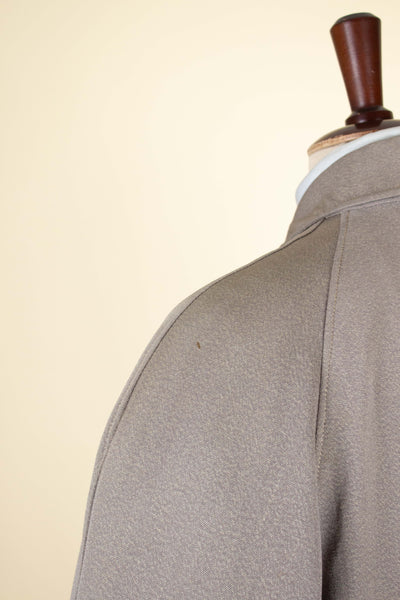 BRITISH 1940S/1950S BROWN-GREY LIGHTWEIGHT RAGLAN COAT. SIZE CA EU 50