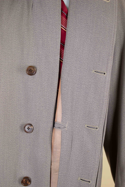 BRITISH 1940S/1950S BROWN-GREY LIGHTWEIGHT RAGLAN COAT. SIZE CA EU 50