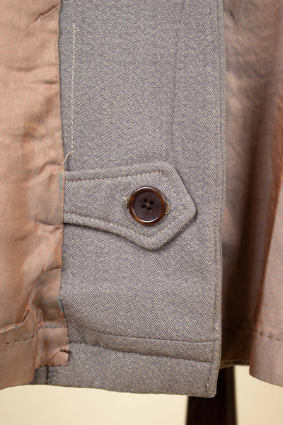 BRITISH 1940S/1950S BROWN-GREY LIGHTWEIGHT RAGLAN COAT. SIZE CA EU 50