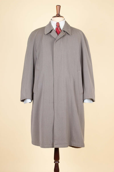 BRITISH 1940S/1950S BROWN-GREY LIGHTWEIGHT RAGLAN COAT. SIZE CA EU 50