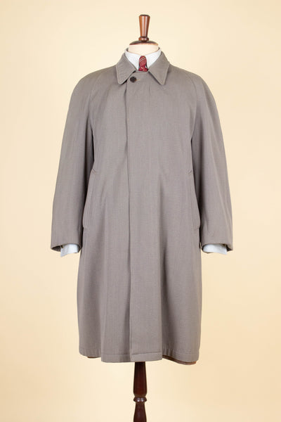 BRITISH 1940S/1950S BROWN-GREY LIGHTWEIGHT RAGLAN COAT. SIZE CA EU 50
