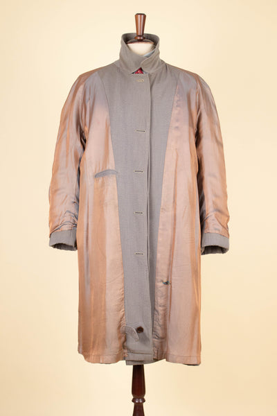 BRITISH 1940S/1950S BROWN-GREY LIGHTWEIGHT RAGLAN COAT. SIZE CA EU 50