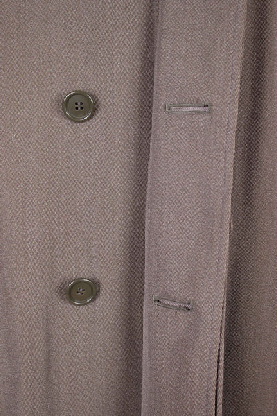 SWEDISH 1930S BROWN-GREY LIGHTWEIGHT SINGLE BREASTED RAGLAN COAT BY RÖDA PANTERN. SIZE CA EU 50