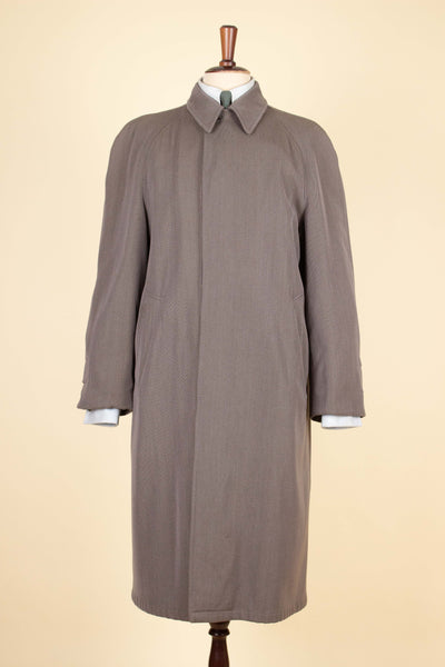 SWEDISH 1930S BROWN-GREY LIGHTWEIGHT SINGLE BREASTED RAGLAN COAT BY RÖDA PANTERN. SIZE CA EU 50
