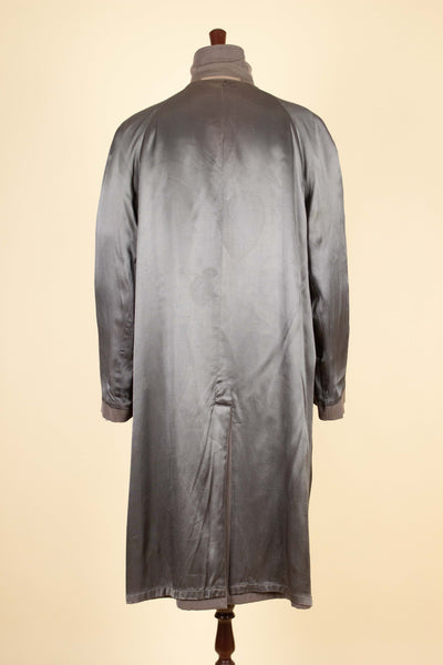 SWEDISH 1930S BROWN-GREY LIGHTWEIGHT SINGLE BREASTED RAGLAN COAT BY RÖDA PANTERN. SIZE CA EU 50