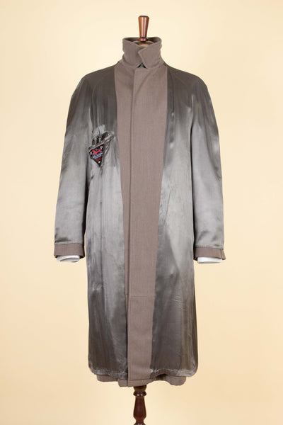SWEDISH 1930S BROWN-GREY LIGHTWEIGHT SINGLE BREASTED RAGLAN COAT BY RÖDA PANTERN. SIZE CA EU 50
