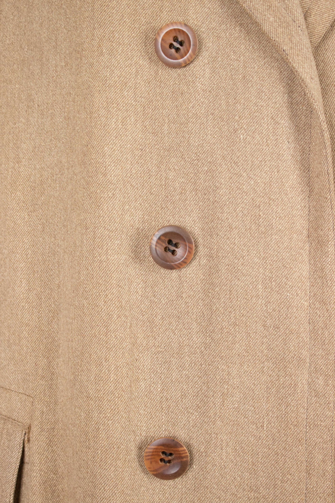 SWEDISH 1910S/1920S LIGHT BROWN LIGHTWEIGHT SINGLE BREASTED OVERCOAT. SIZE CA EU 48