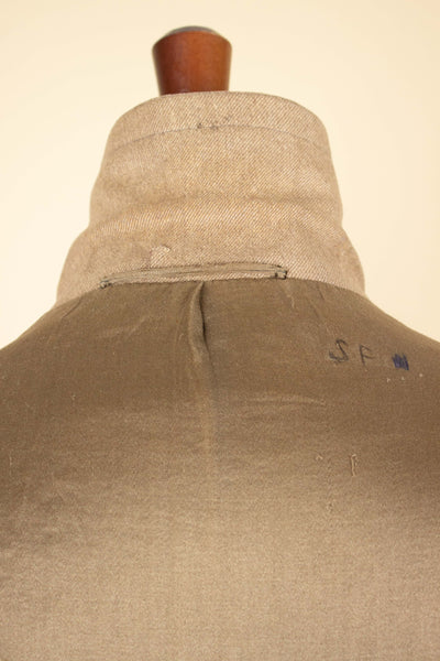 SWEDISH 1910S/1920S LIGHT BROWN LIGHTWEIGHT SINGLE BREASTED OVERCOAT. SIZE CA EU 48