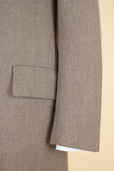 SWEDISH 1920S LIGHT BROWN SINGLE BREASTED BESP0KE OVERCOAT WITH CONCEALED BUTTON FRONT. SIZE CA EU 46