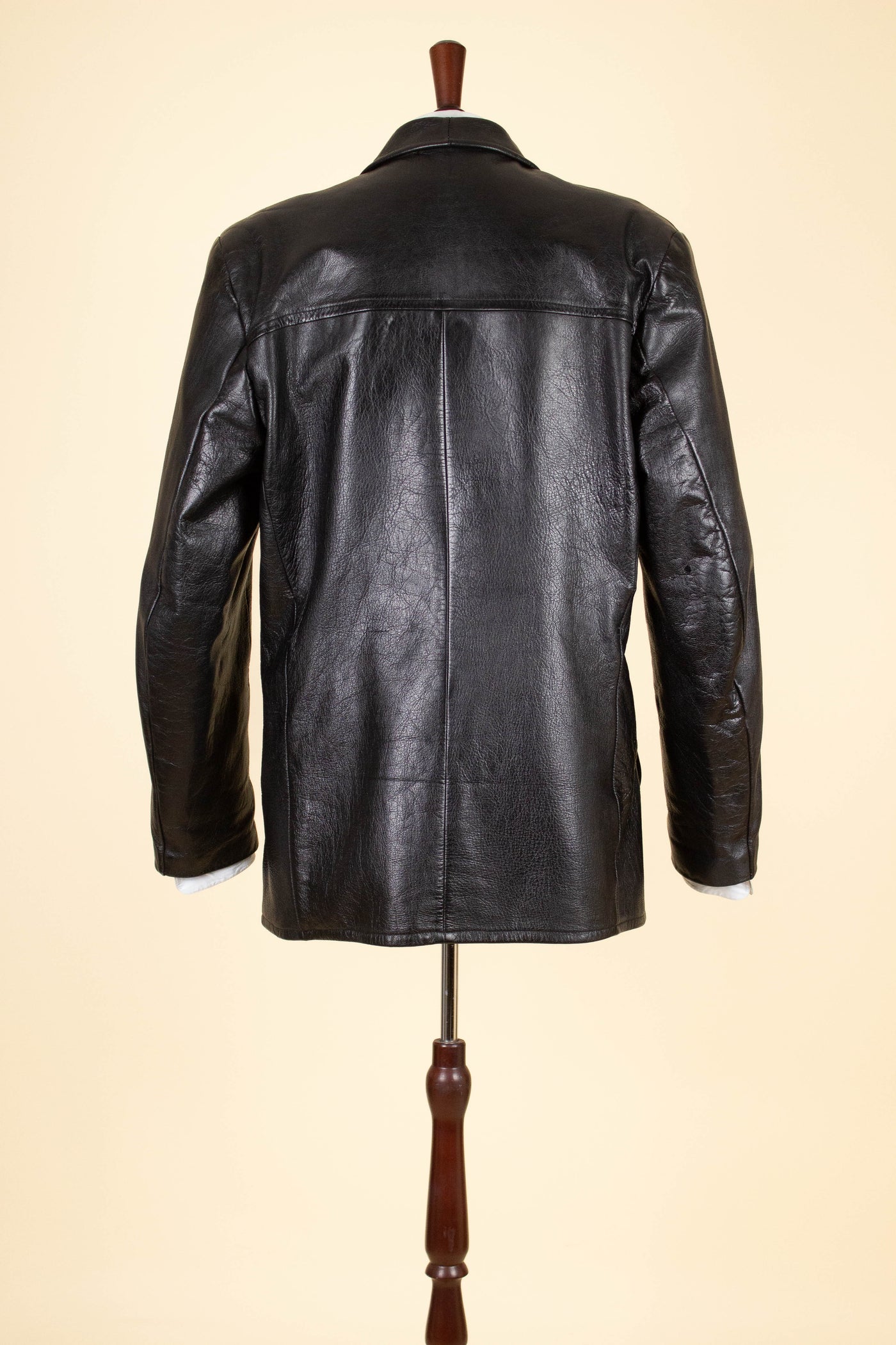 SWEDISH 1950S BLACK GOATSKIN SINGLE BREASTED JACKET BY CALLES SKINNKLÄDER. SIZE CA EU 52-54