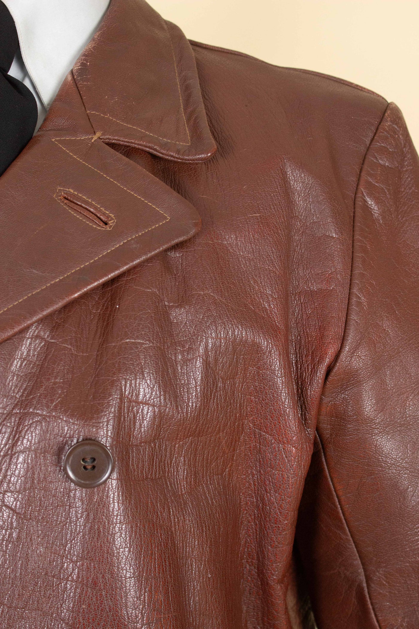 SWEDISH 1930S/1940S BROWN DOUBLE BREASTED GOATSKIN JACKET BY LEANDER LARSSON & CO. SIZE CA EU 52