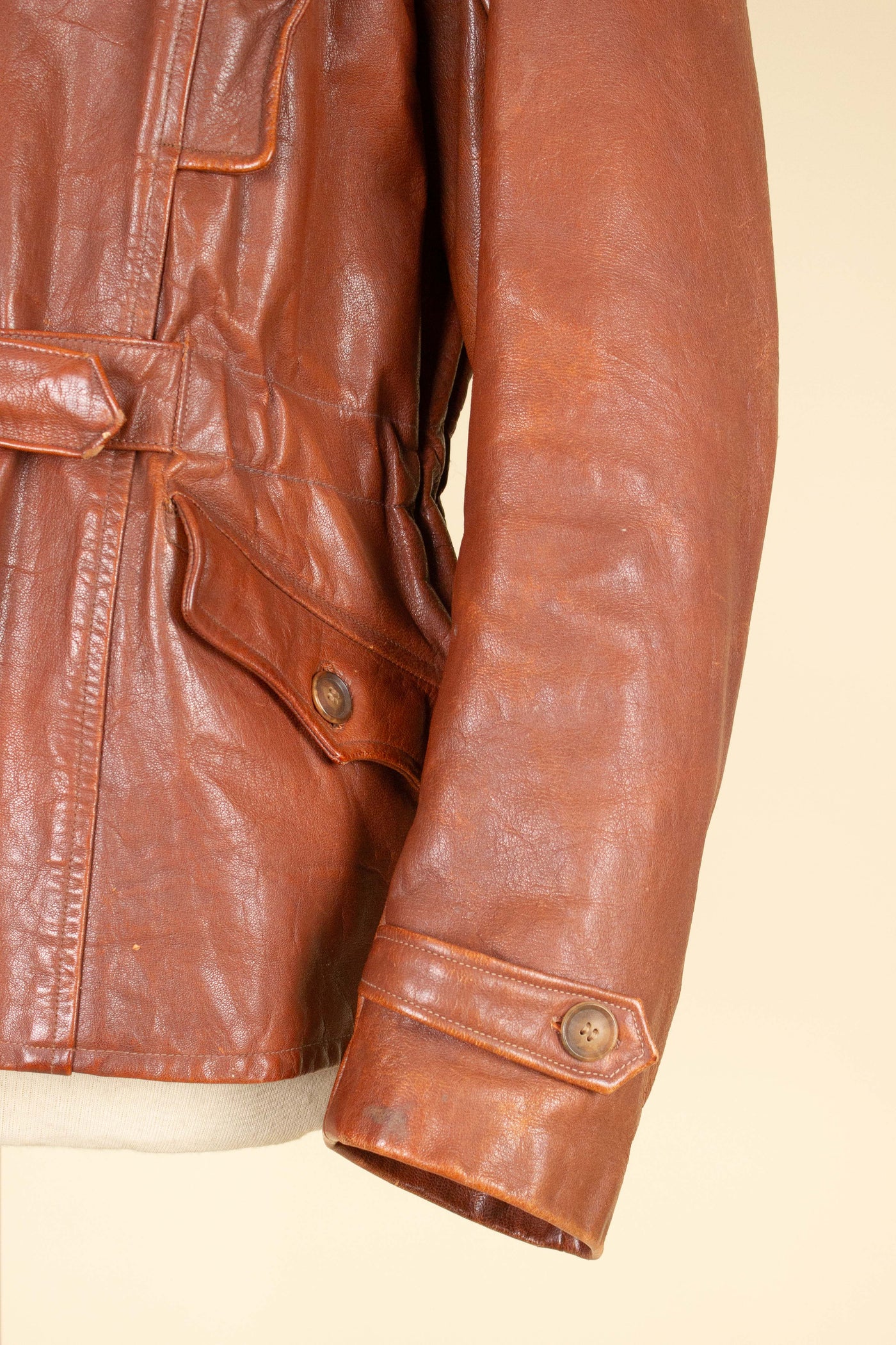 SWEDISH 1940S/1950S BROWN GOATSKIN JACKET WITH DETACHABLE FUR COLLAR. SIZE CA EU 54