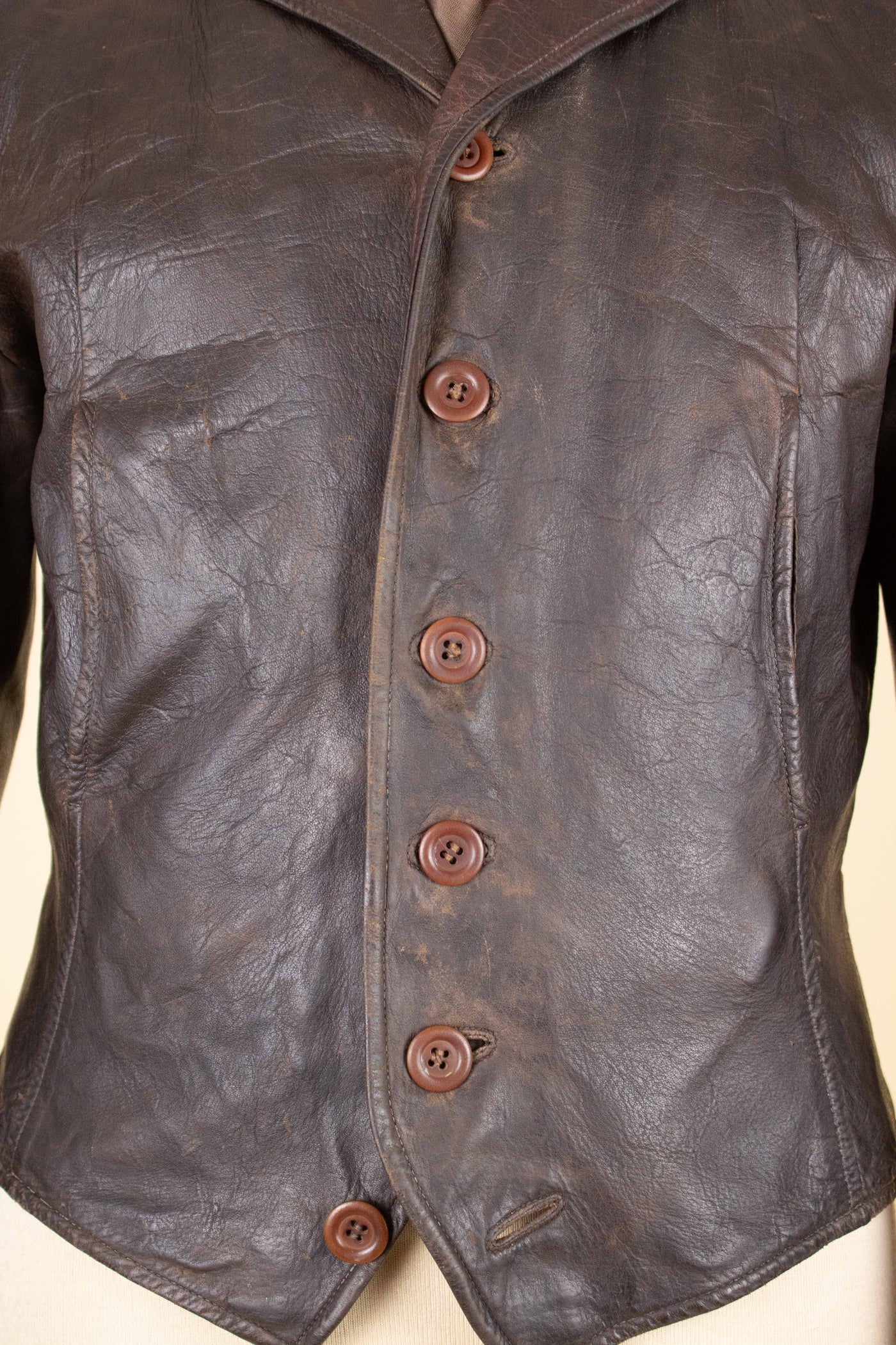 SWEDISH 1930S BROWN GOATSKIN SINGLE BREASTED JACKET. SIZE CA EU 44