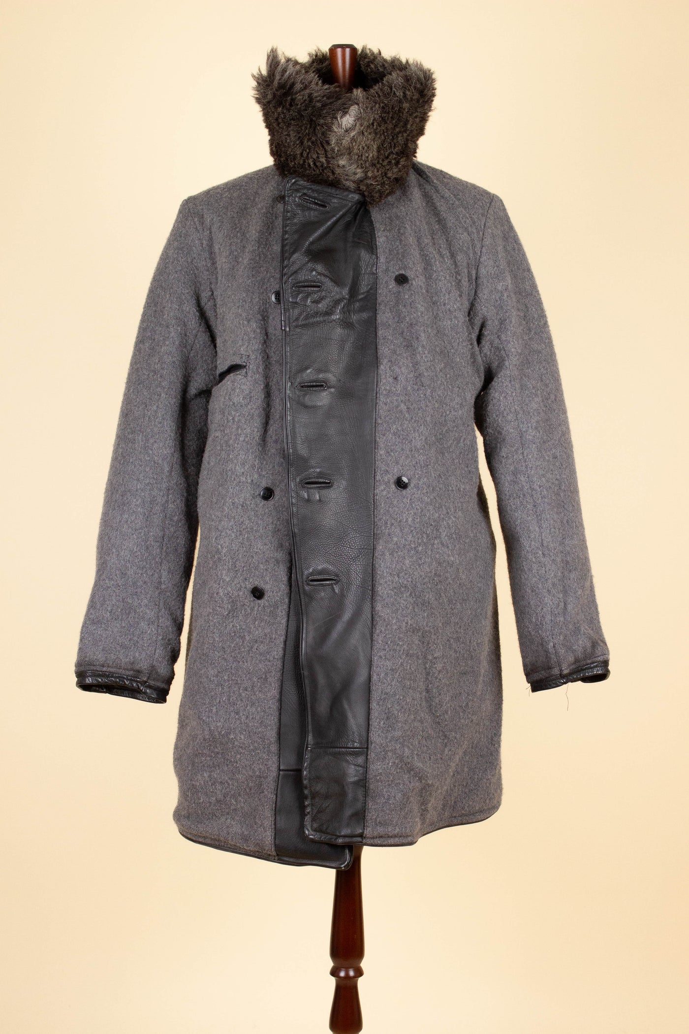 SWEDISH 1940S/1950S BLACK DOUBLE BREASTED GOATSKIN JACKET WITH FUR COLLAR. SIZE CA EU 46 LONG