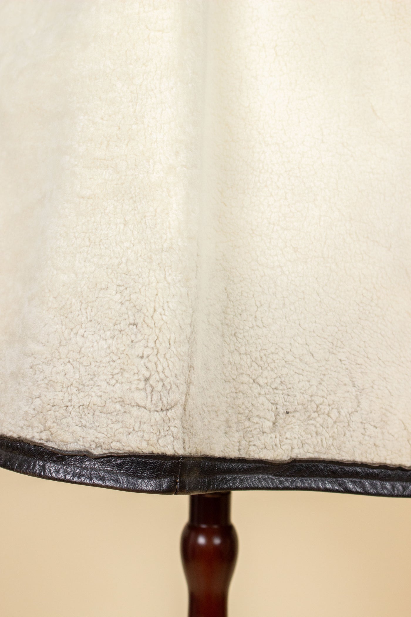 SWEDISH 1950S/1960S BLACK GOATSKIN JACKET WITH WHITE SHEARLING LINING. SIZE CA EU 50