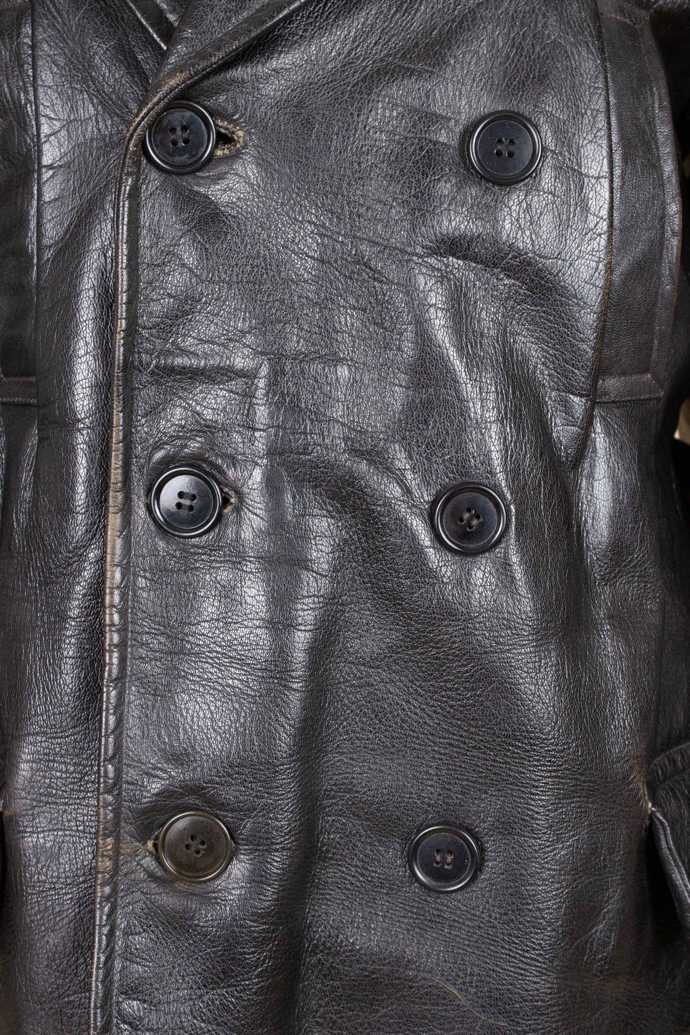 SWEDISH 1950S/1960S BLACK GOATSKIN JACKET WITH WHITE SHEARLING LINING. SIZE CA EU 50
