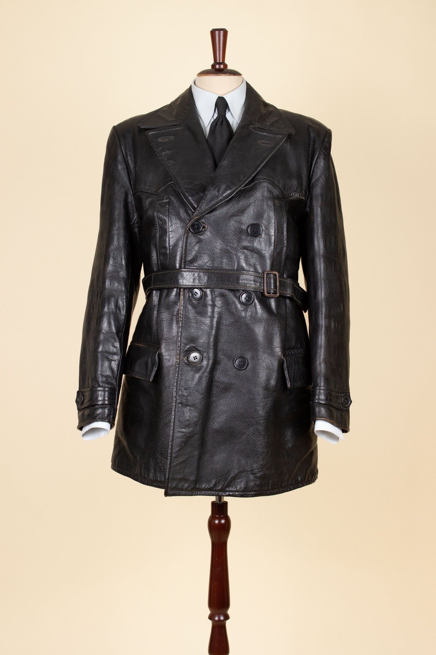 SWEDISH 1950S/1960S BLACK GOATSKIN JACKET WITH WHITE SHEARLING LINING. SIZE CA EU 50