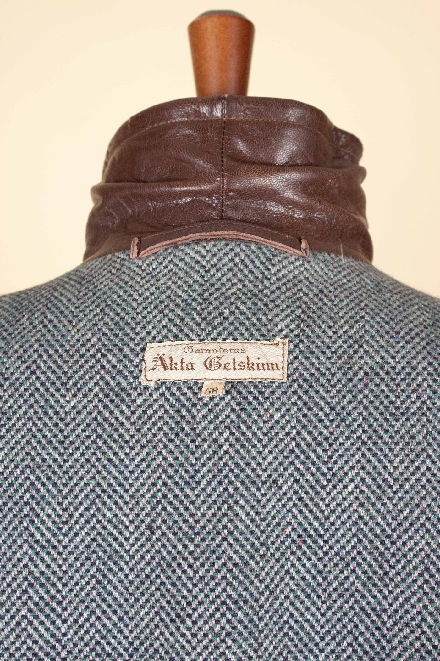 SWEDISH 1940S BROWN DOUBLE BREASTED BELTED GOATSKIN JACKET. SIZE CA EU 56