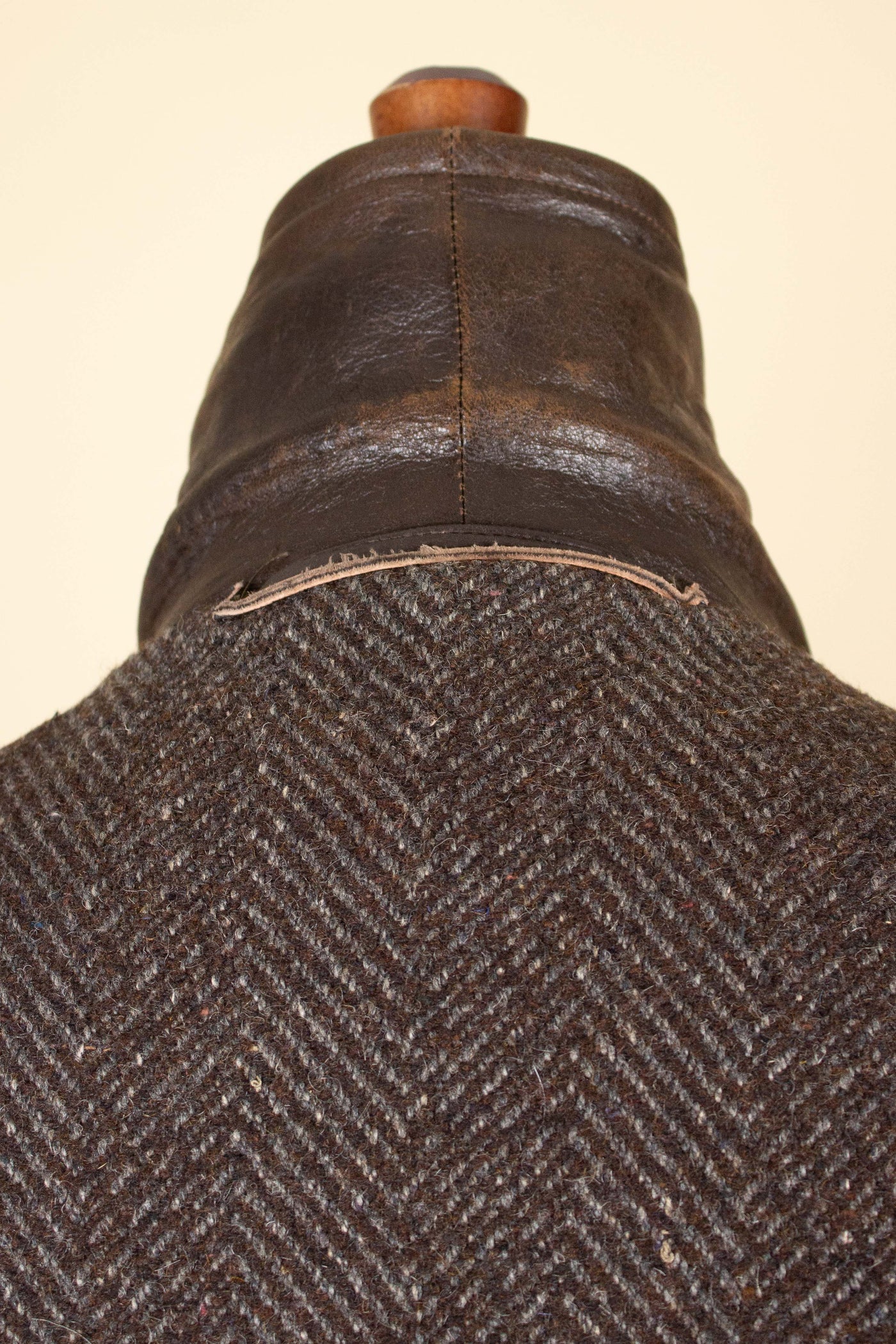 SWEDISH 1930S BROWN DOUBLE BREASTED NAPPA GOATSKIN JACKET. SIZE CA EU 48