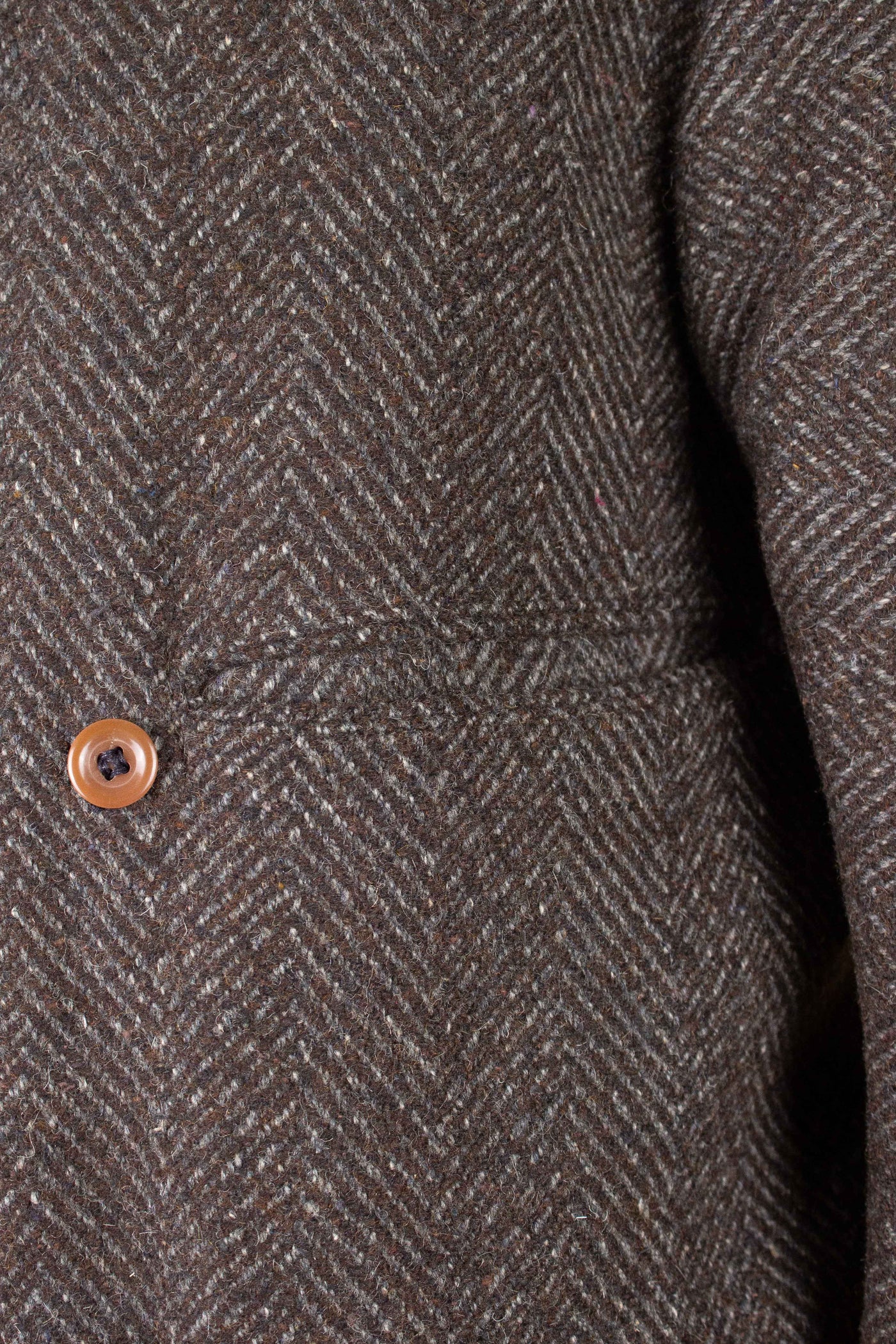 SWEDISH 1930S BROWN DOUBLE BREASTED NAPPA GOATSKIN JACKET. SIZE CA EU 48