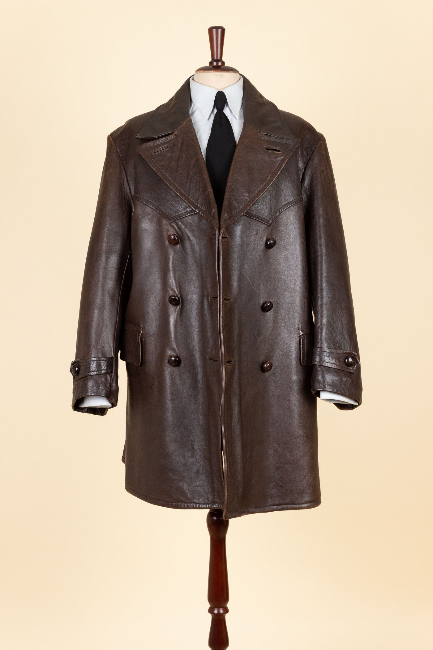 SWEDISH 1930S BROWN DOUBLE BREASTED NAPPA GOATSKIN JACKET. SIZE CA EU 48