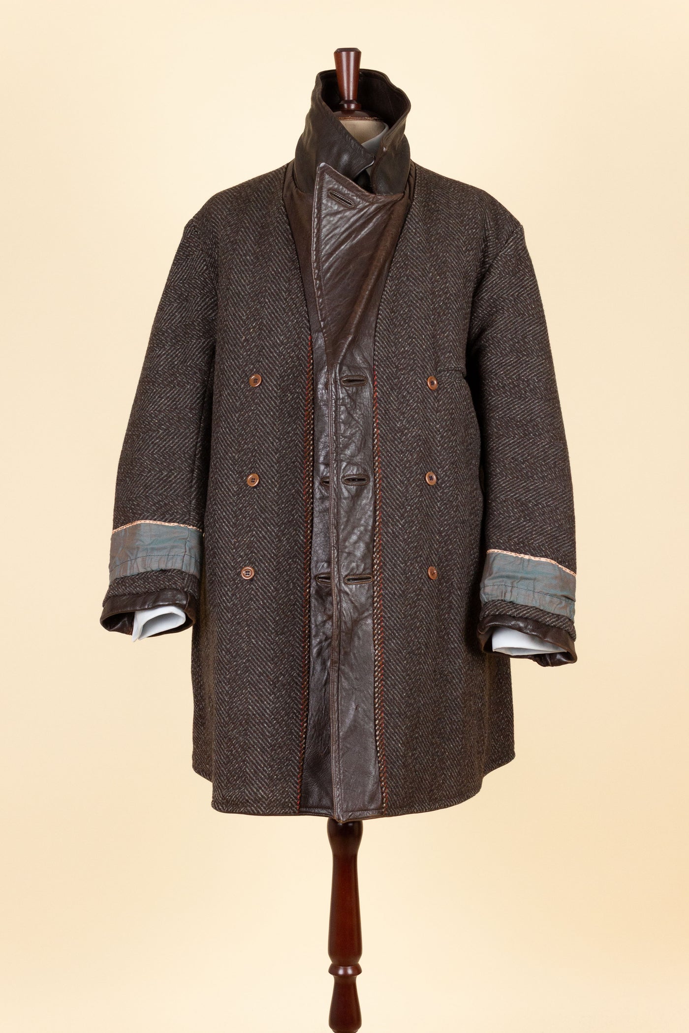 SWEDISH 1930S BROWN DOUBLE BREASTED NAPPA GOATSKIN JACKET. SIZE CA EU 48