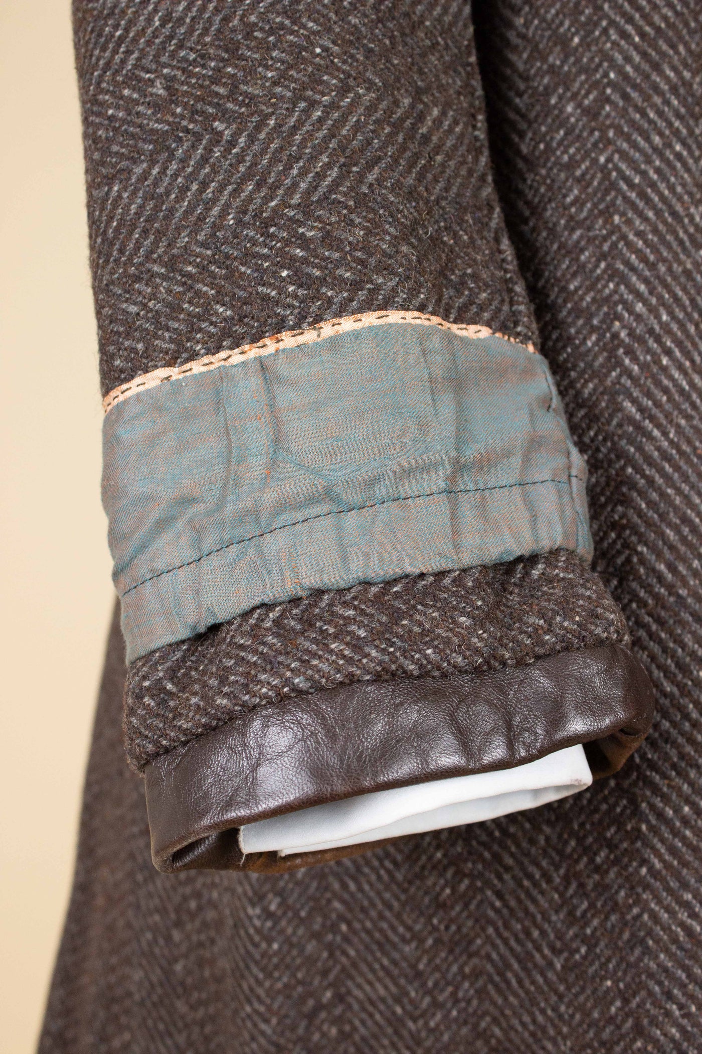 SWEDISH 1930S BROWN DOUBLE BREASTED NAPPA GOATSKIN JACKET. SIZE CA EU 48