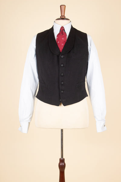 SWEDISH 1890S/1900S BLACK SHAWL LAPEL WAISTCOAT WITH COVERED BUTTONS. SIZE CA EU 52/54