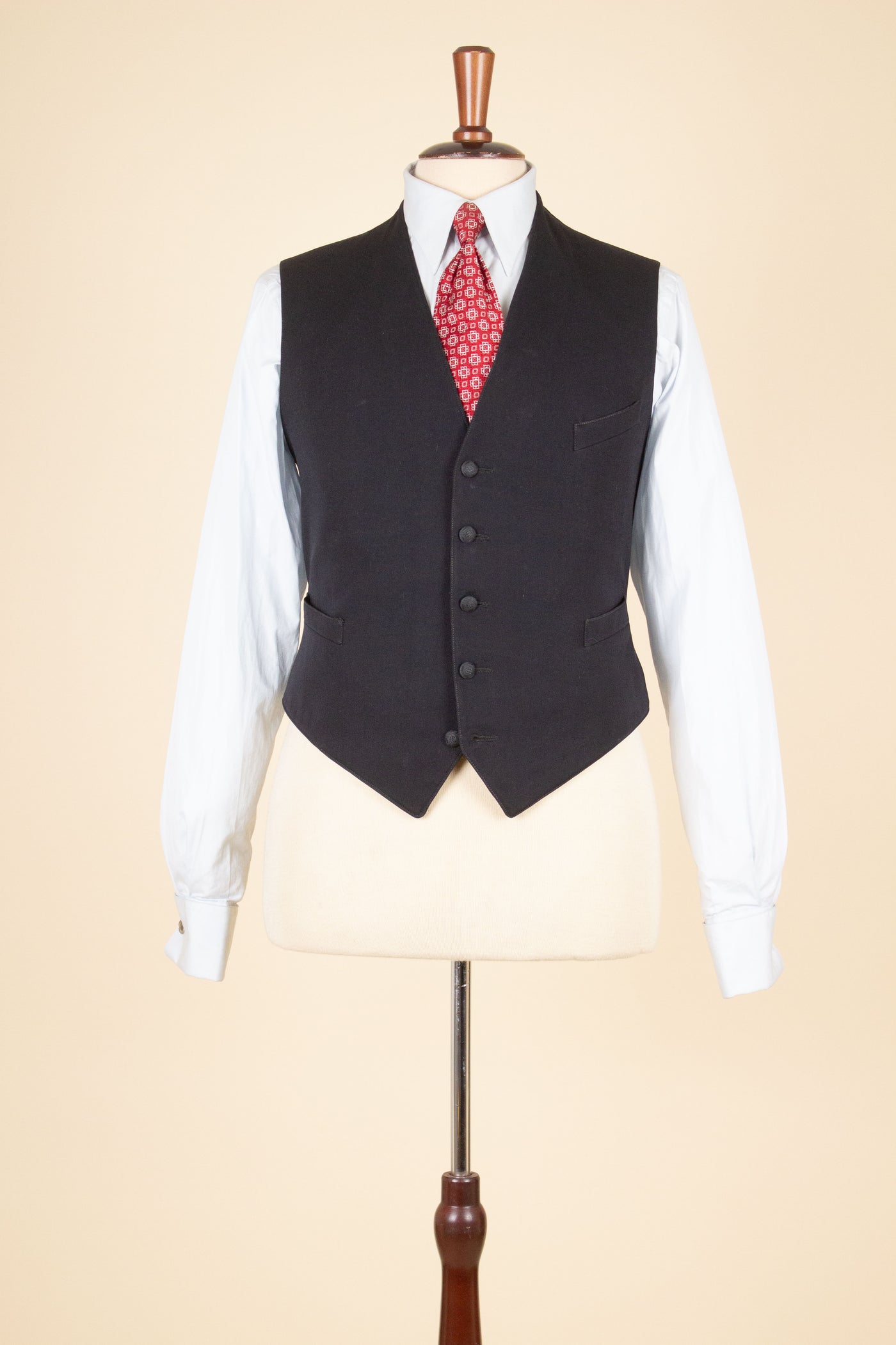 SWEDISH 1900S/1910S BLACK WAISTCOAT WITH COVERED BUTTONS. SIZE CA EU 46