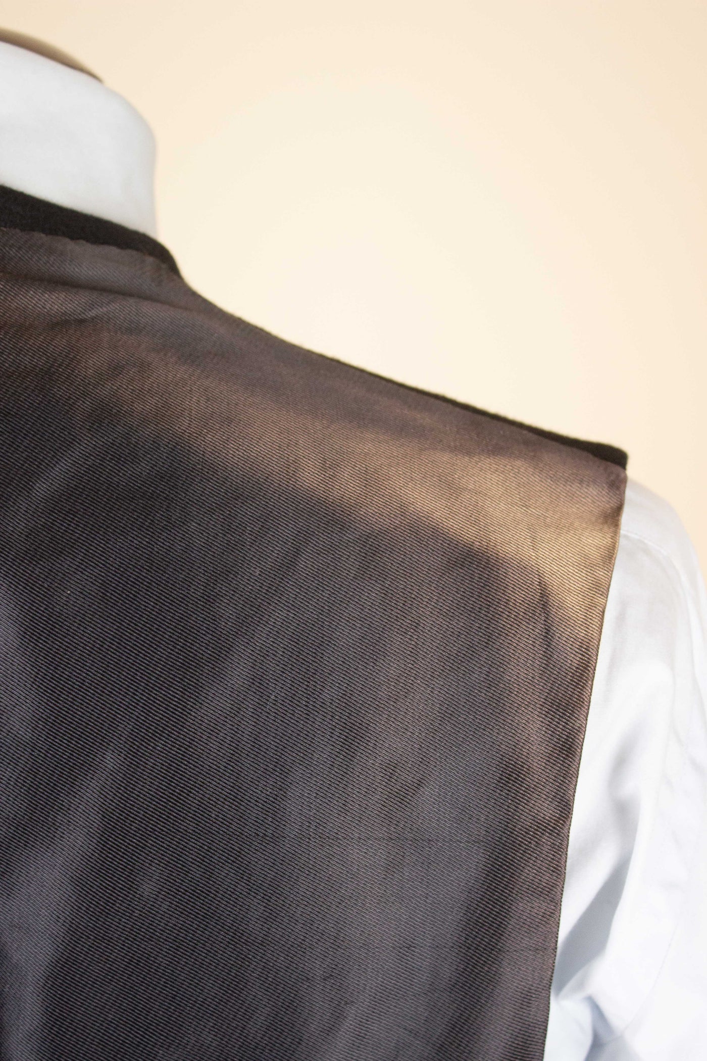 SWEDISH 1910S/1920S BLACK SINGLE BREASTED WAISTCOAT. SIZE CA EU 48-50