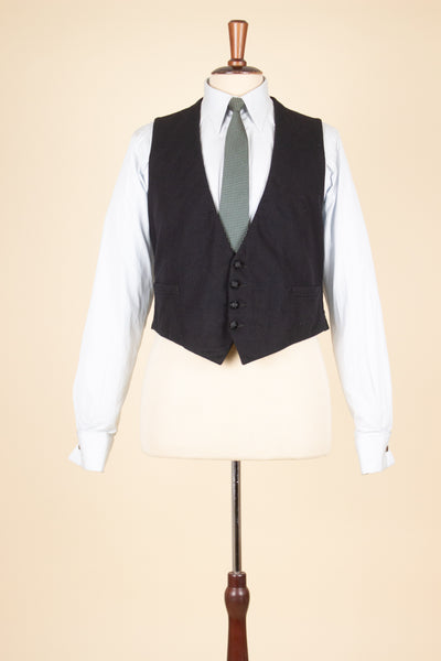 SWEDISH EARLY 1900S BLACK SINGLE BREASTED WAISTCOAT. SIZE CA EU 52