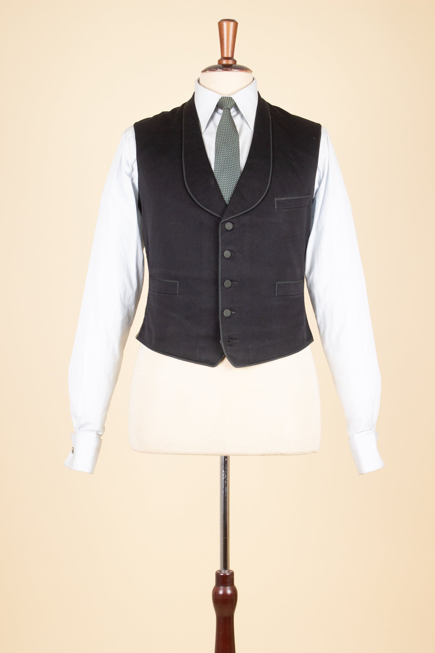 SWEDISH 1890S BLACK SHAWL LAPEL SINGLE BREASTED WAISTCOAT. SIZE CA EU 48