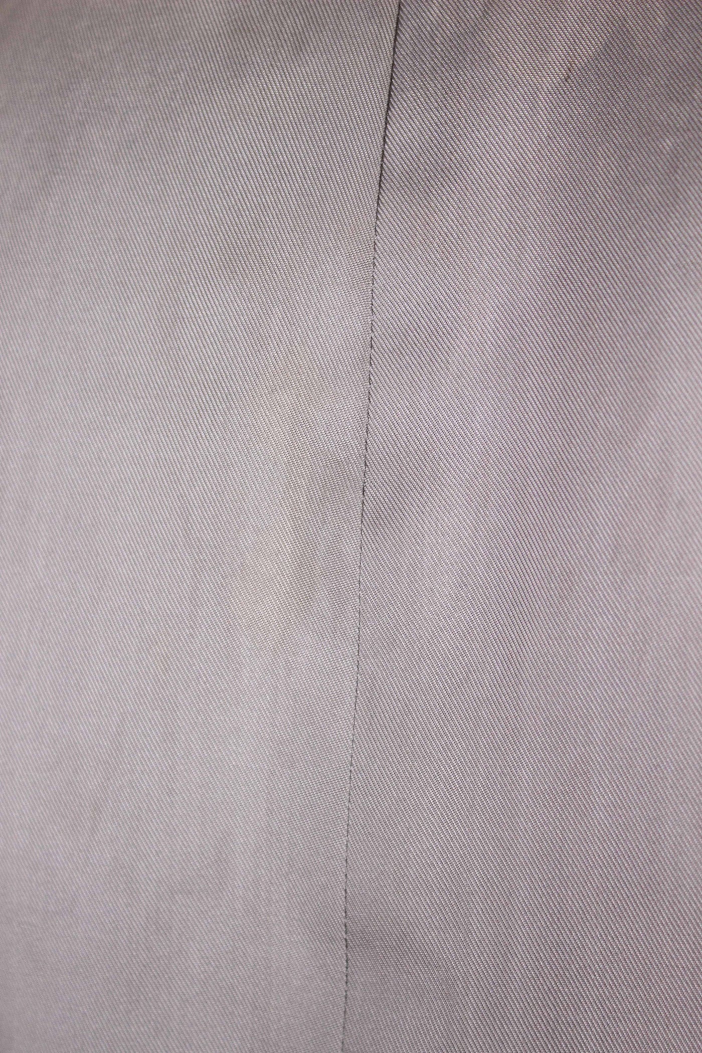 BESPOKE GREY LAPEL SINGLE BREASTED WAISTCOAT. SIZE CA EU 52-54