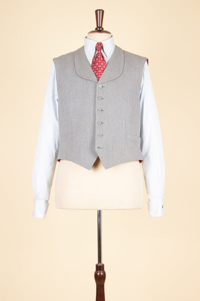 BESPOKE GREY LAPEL SINGLE BREASTED WAISTCOAT. SIZE CA EU 52-54