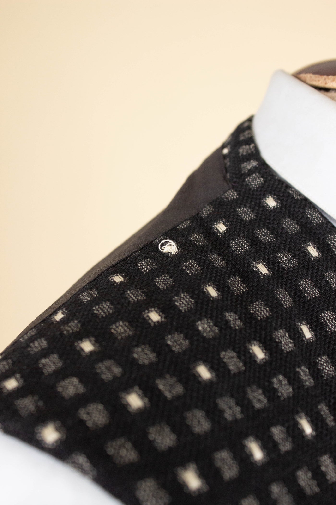 SWEDISH 1890S/1900S BLACK AND WHITE PATTERNED SINGLE BREASTED WAISTCOAT. SIZE CA EU 52