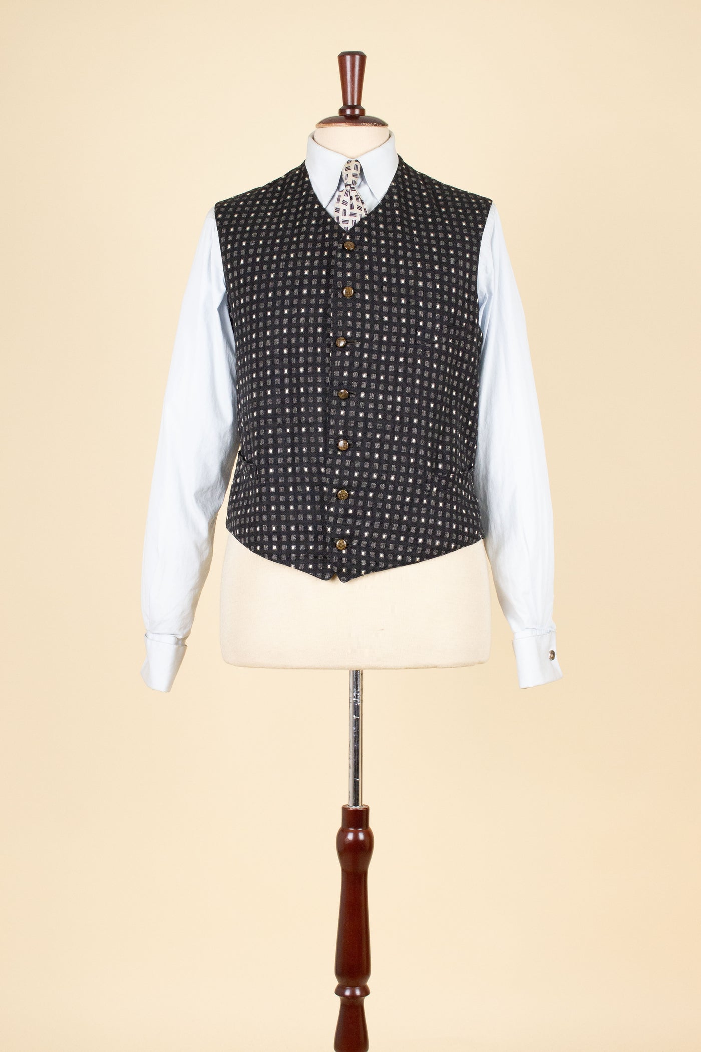SWEDISH 1890S/1900S BLACK AND WHITE PATTERNED SINGLE BREASTED WAISTCOAT. SIZE CA EU 52