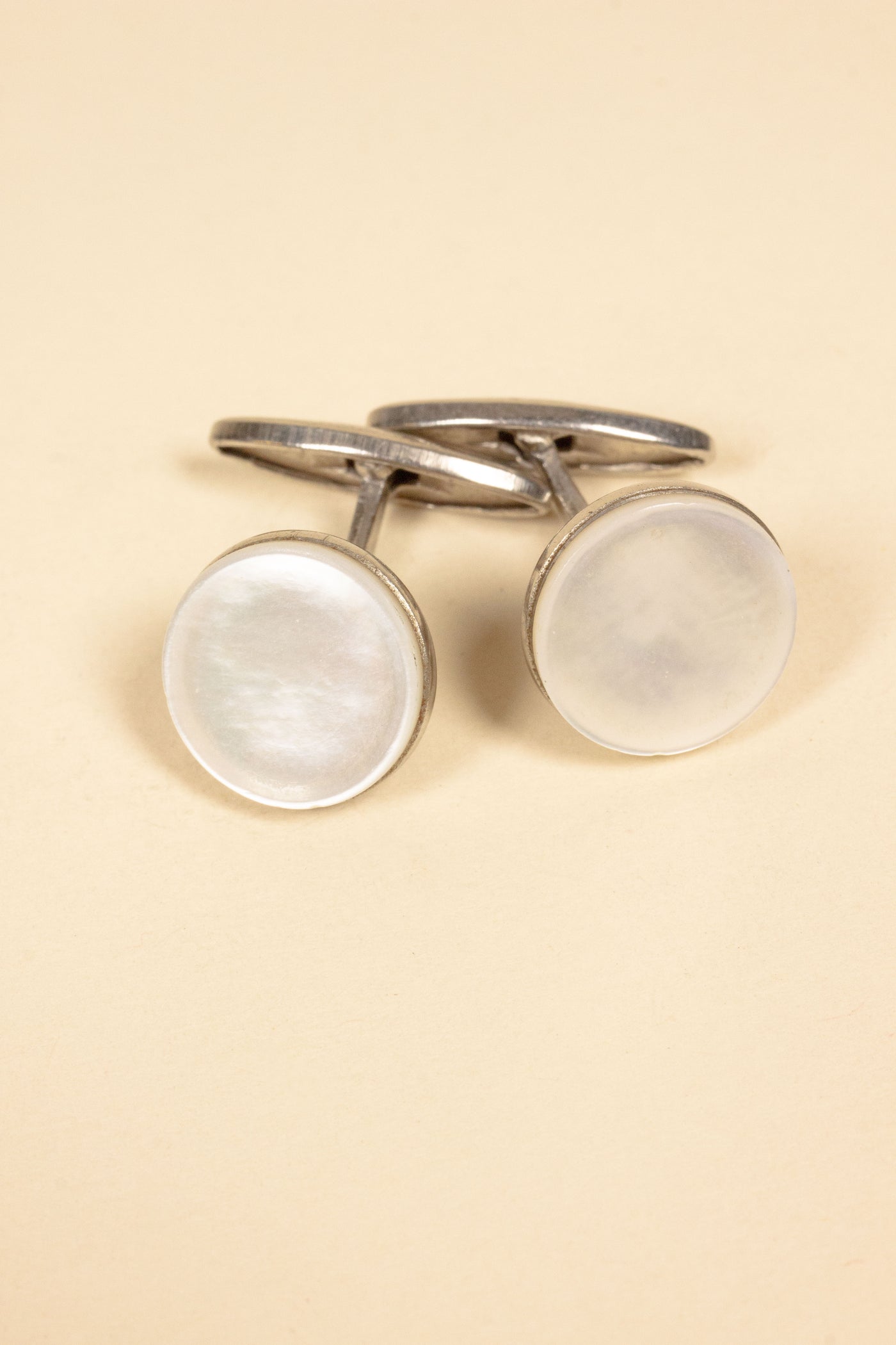 1920/1930'S MOTHER-OF-PEARL CUFFLINKS