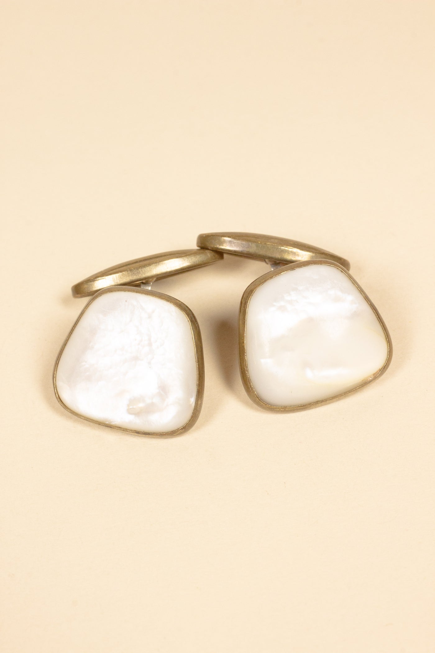 1930/1940´s MOTHER-OF-PEARL BRASS CUFFLINKS