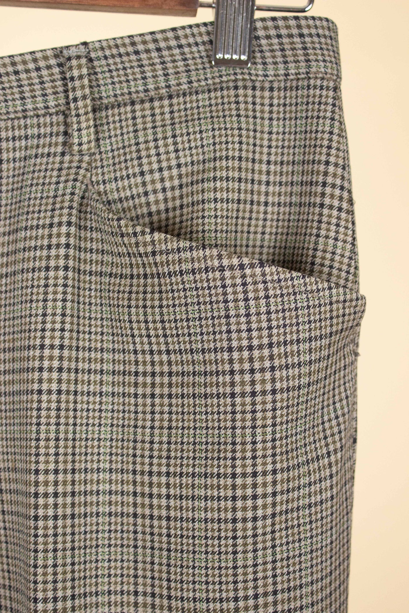 SWEDISH 1960S BROWN CHECKERED TWO PIECE SUIT BY WIDENGRENS. SIZE CA EU 46