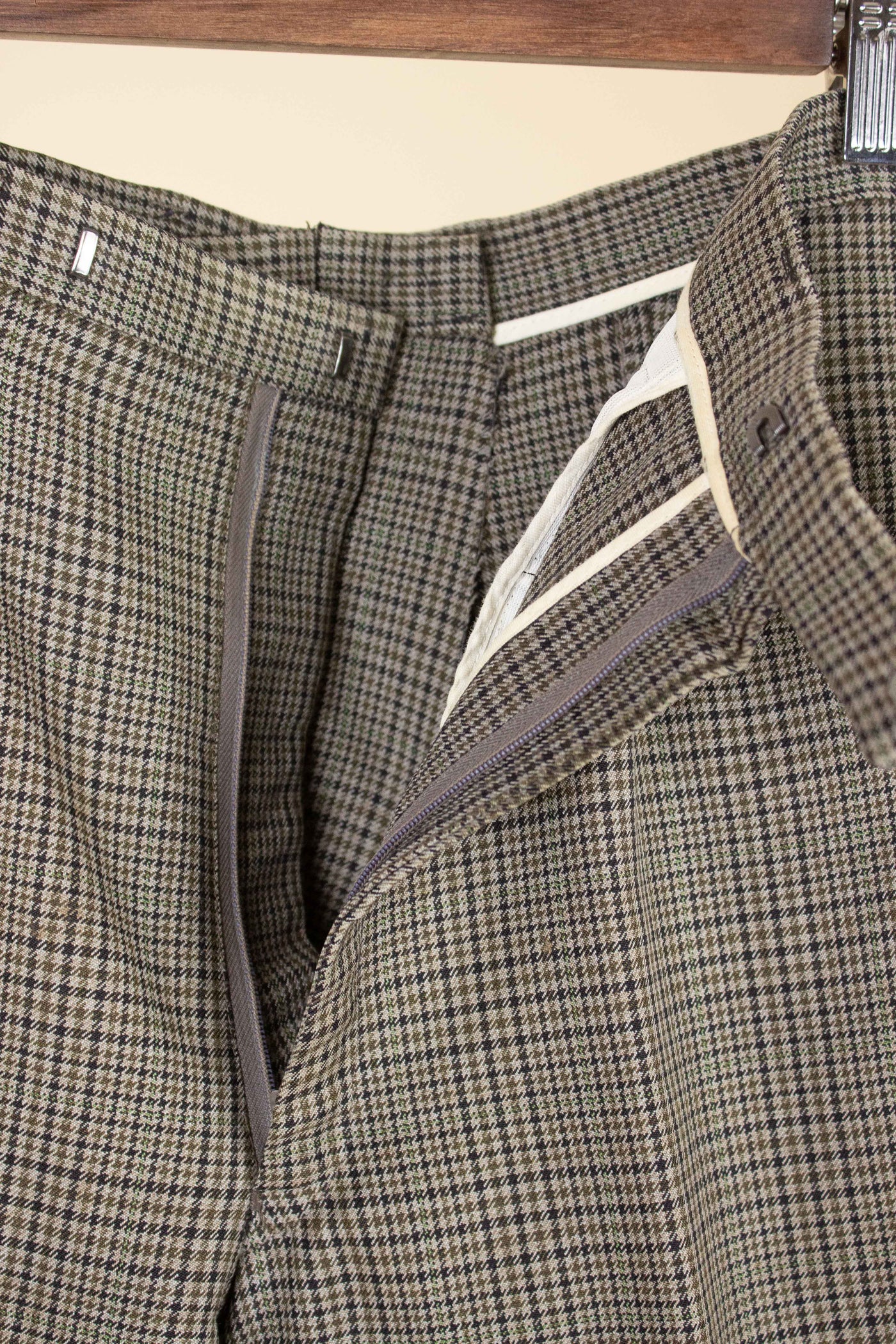 SWEDISH 1960S BROWN CHECKERED TWO PIECE SUIT BY WIDENGRENS. SIZE CA EU 46