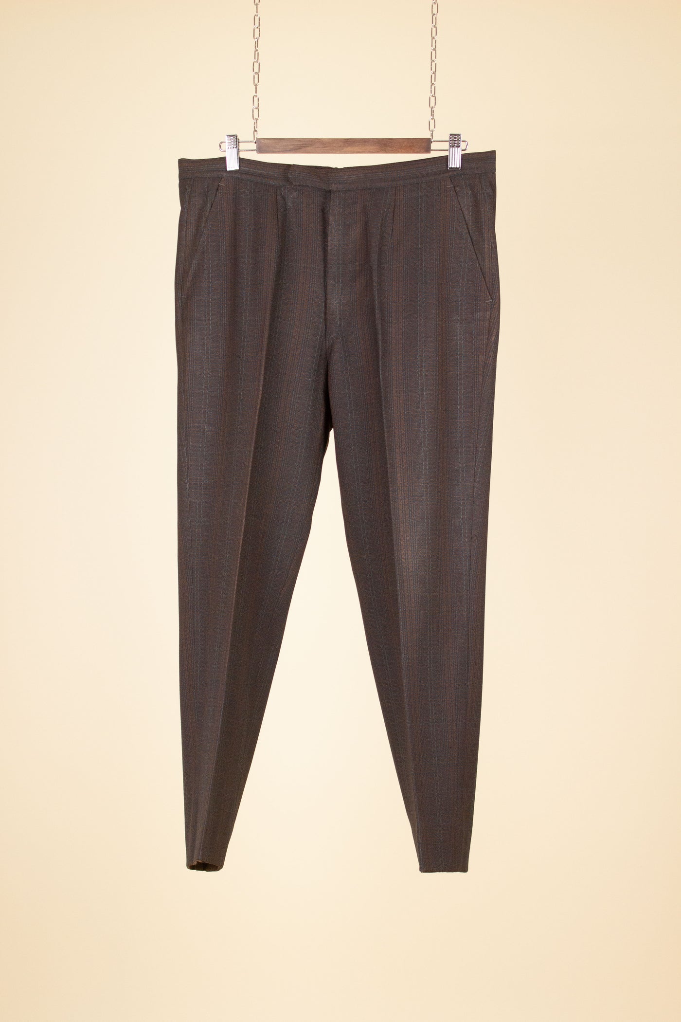 SWEDISH 1960S BROWN SINGLE BREASTED TWO TPIECE SUIT BY RYTTERKVIST. SIZE CA EU 50