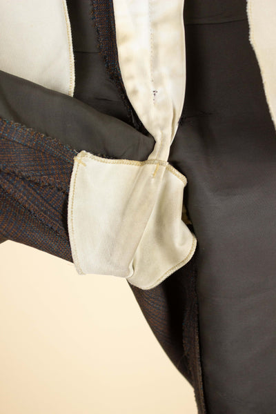 SWEDISH 1960S BROWN SINGLE BREASTED TWO TPIECE SUIT BY RYTTERKVIST. SIZE CA EU 50