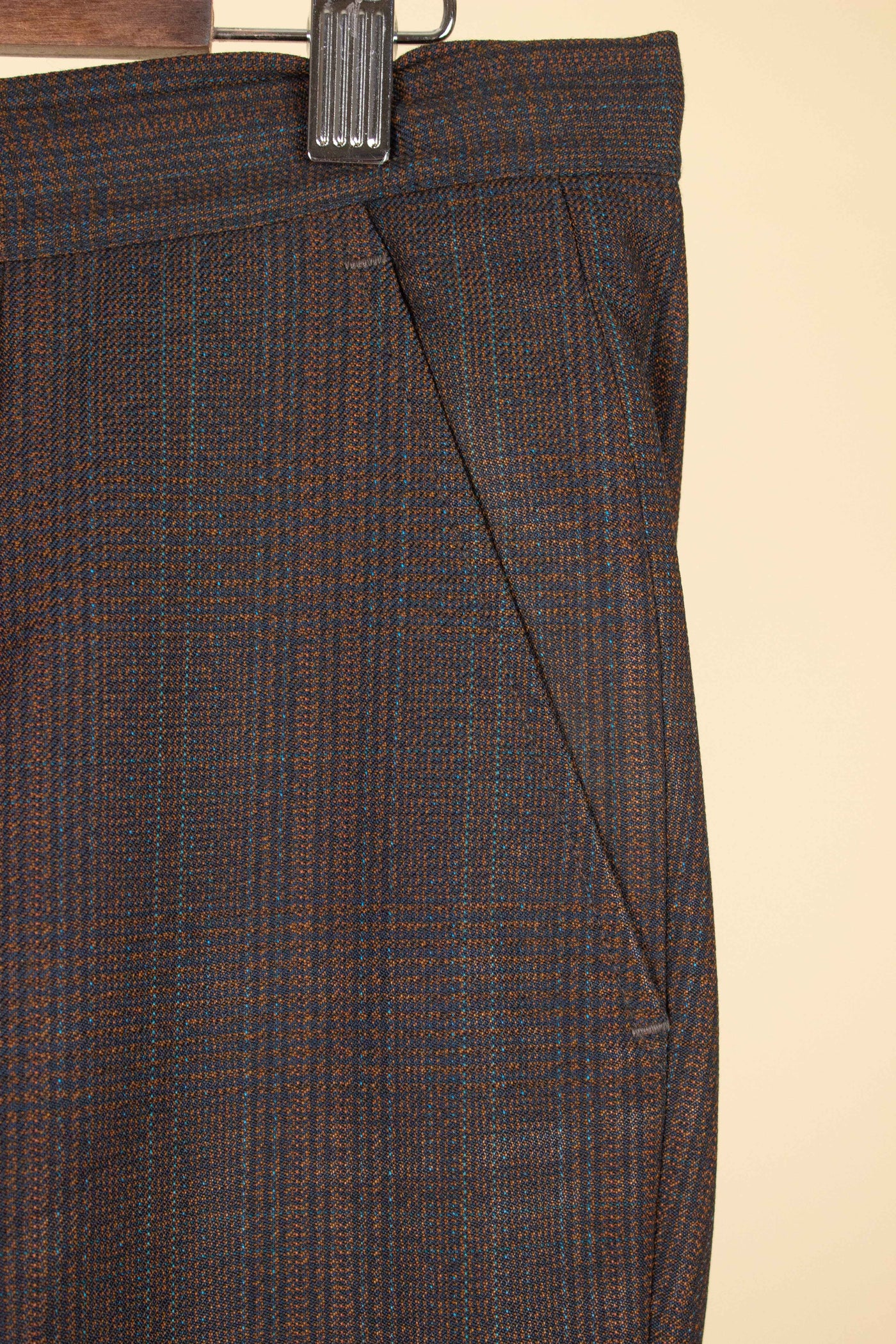 SWEDISH 1960S BROWN SINGLE BREASTED TWO TPIECE SUIT BY RYTTERKVIST. SIZE CA EU 50