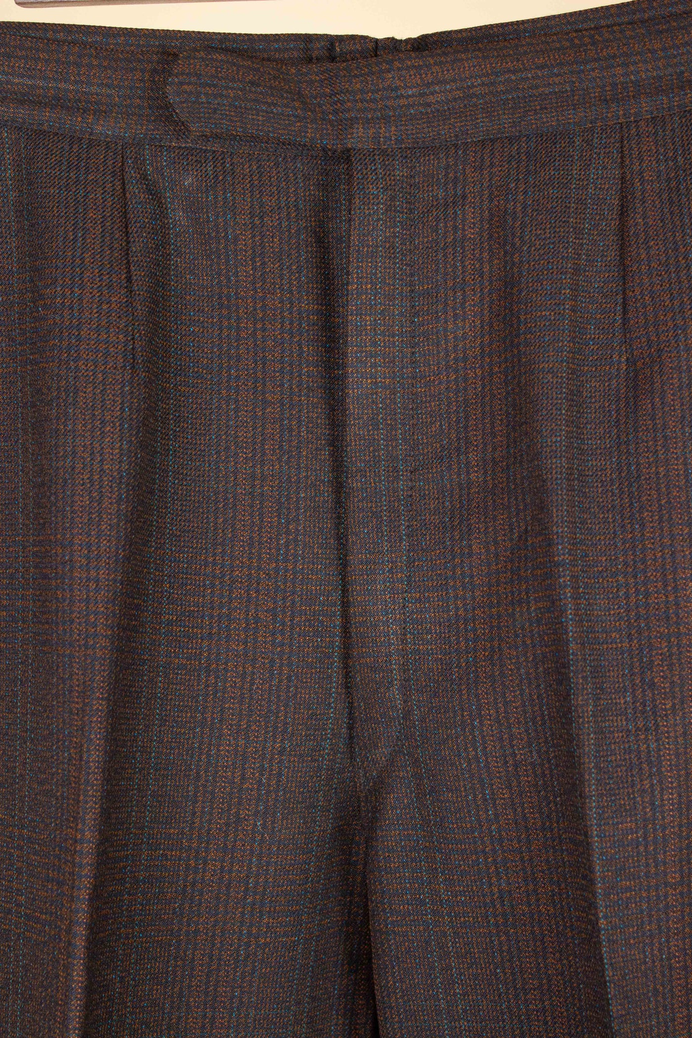 SWEDISH 1960S BROWN SINGLE BREASTED TWO TPIECE SUIT BY RYTTERKVIST. SIZE CA EU 50