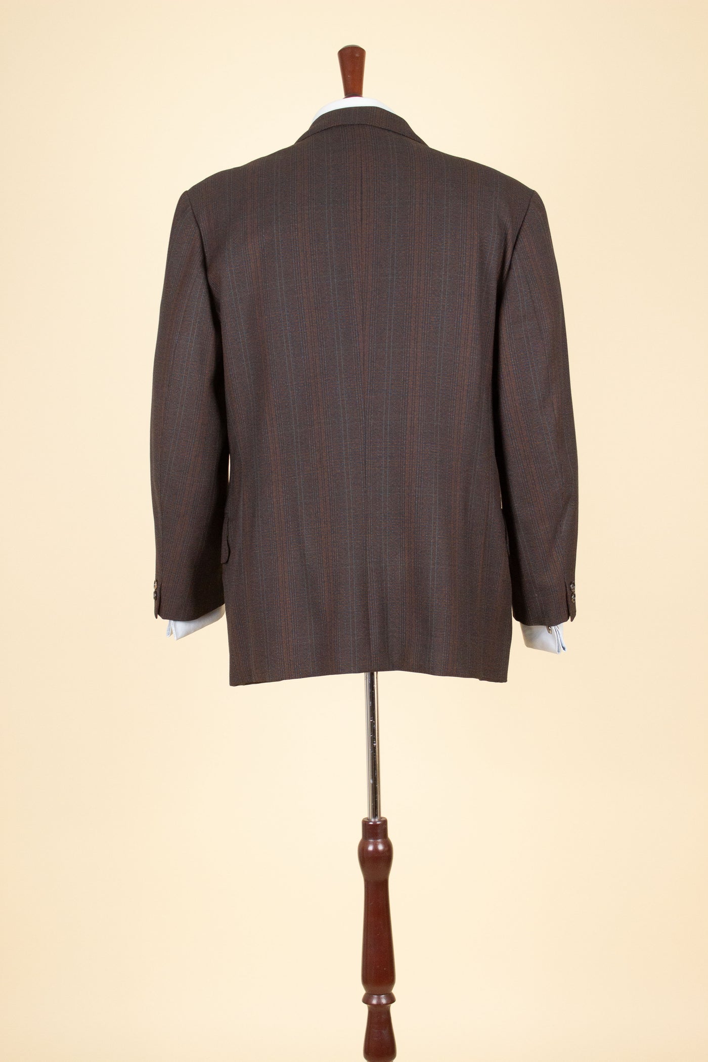 SWEDISH 1960S BROWN SINGLE BREASTED TWO TPIECE SUIT BY RYTTERKVIST. SIZE CA EU 50