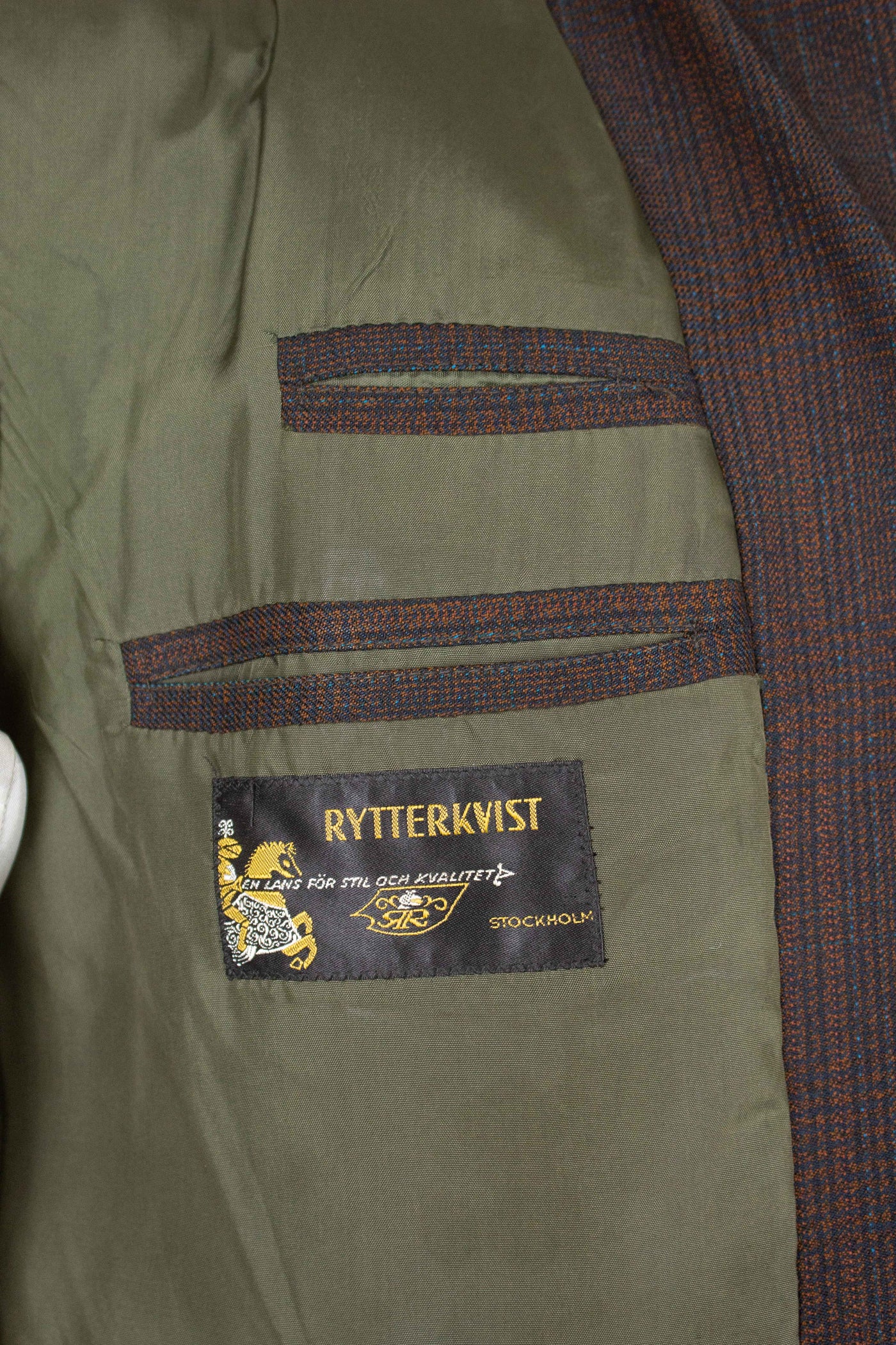 SWEDISH 1960S BROWN SINGLE BREASTED TWO TPIECE SUIT BY RYTTERKVIST. SIZE CA EU 50