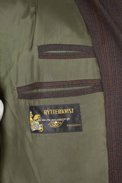 SWEDISH 1960S BROWN SINGLE BREASTED TWO TPIECE SUIT BY RYTTERKVIST. SIZE CA EU 50