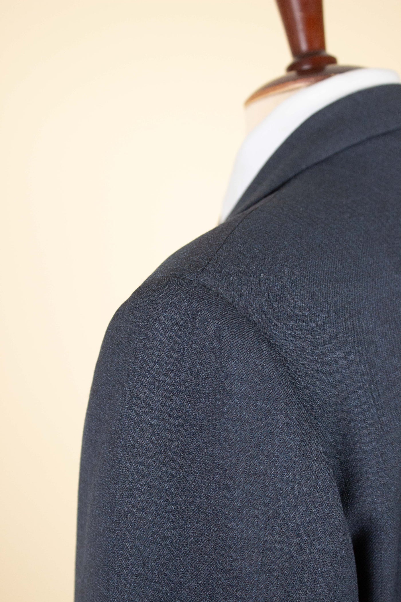SWEDISH 1950S/1960s BLUE GREY TWO PIECE SINGLE BREASTED SUIT BY WIDENGRENS. SIZE CA EU 50