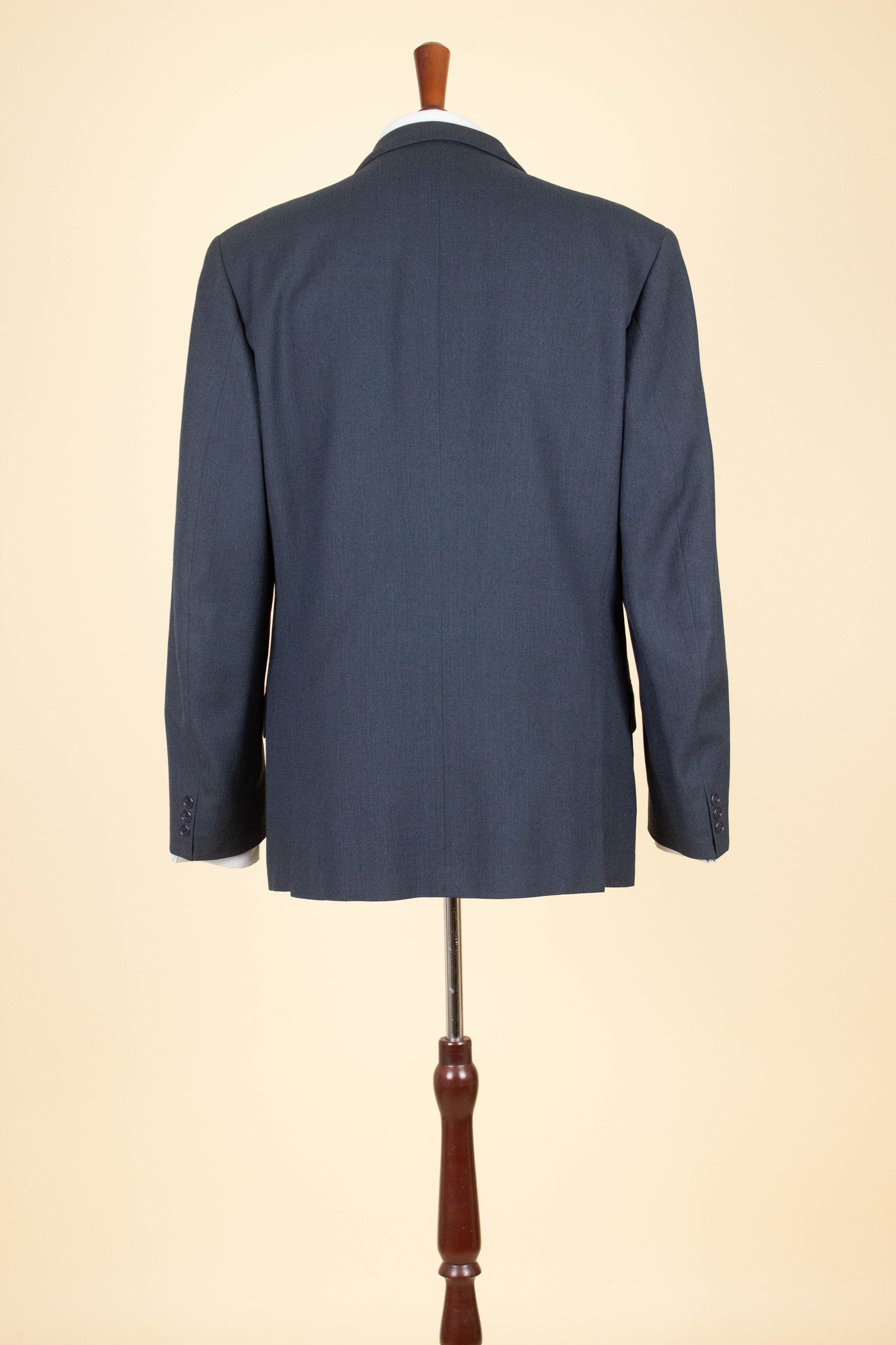SWEDISH 1950S/1960s BLUE GREY TWO PIECE SINGLE BREASTED SUIT BY WIDENGRENS. SIZE CA EU 50