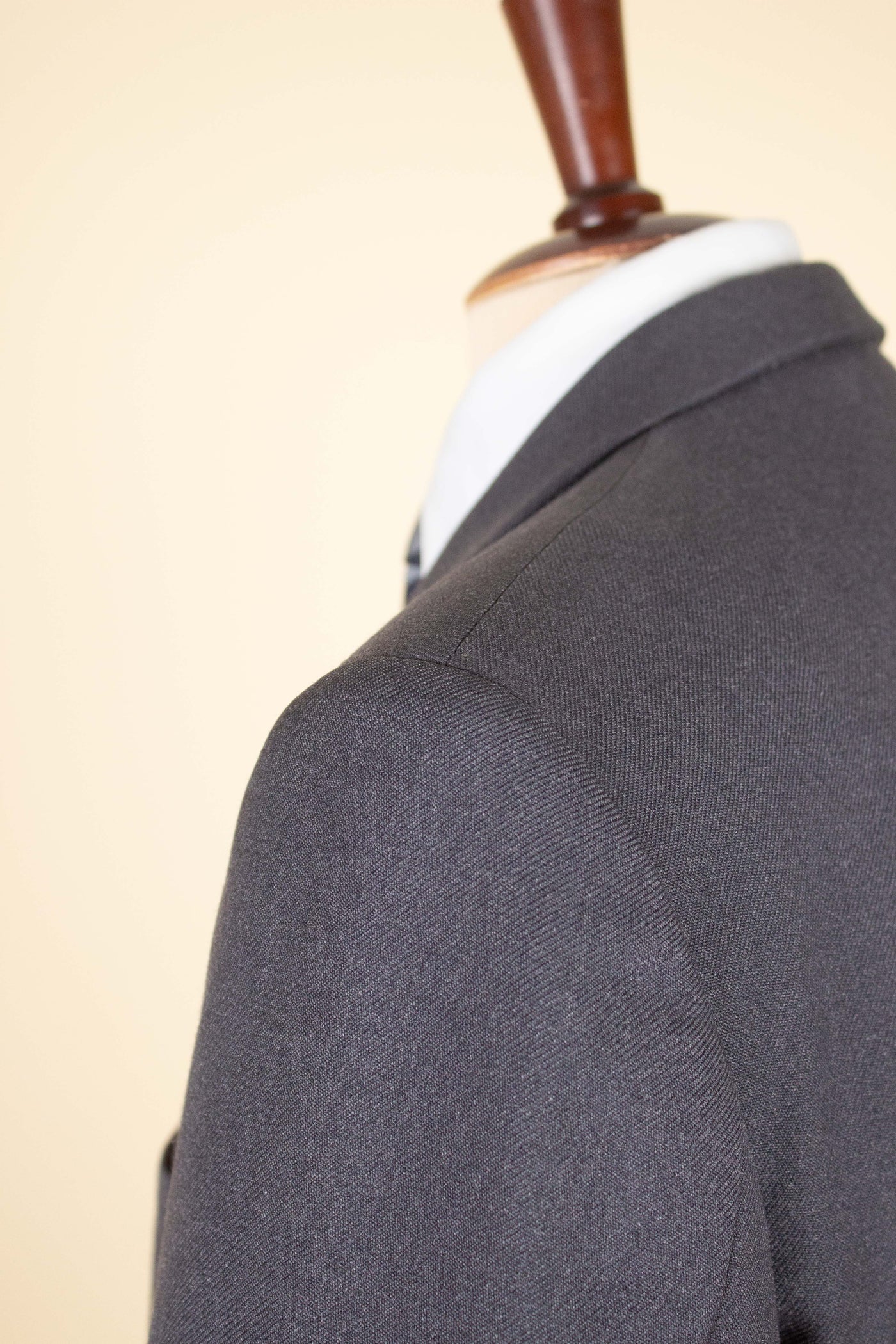 SWEDISH 1950S GREY TWO PIECE SINGLE BREASTED SUIT BY RYTTERQVIST. SIZE CA EU 48